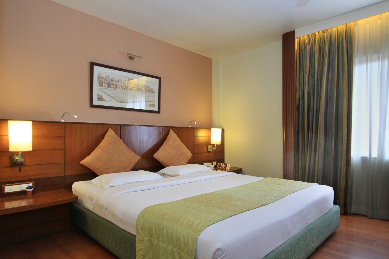 Deluxe Rooms, LA SARA REGRENT Hotel, Koramangala Stay